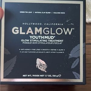 GlamGlow face mask